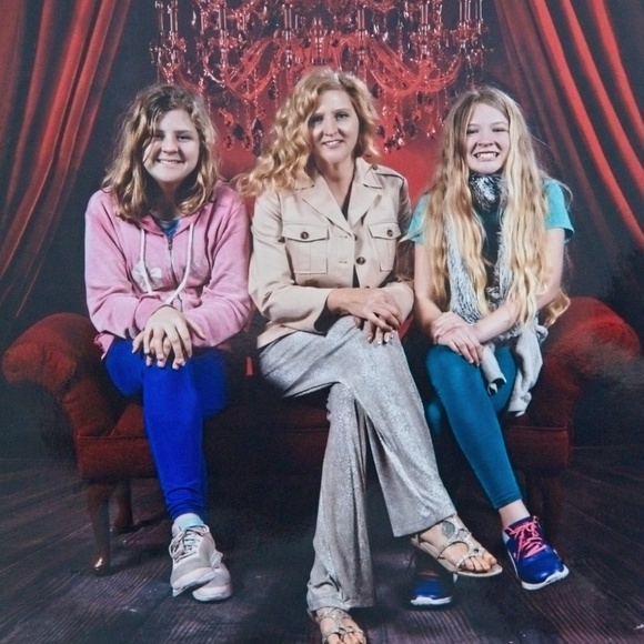 Meet your Posher, Jill - Picture 3 of 4